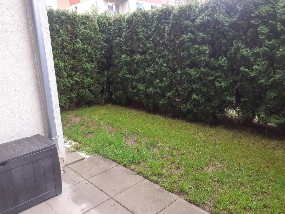 Sloneczny Apartament Z Malym Ogrodkiem Wejherowo Exterior photo
